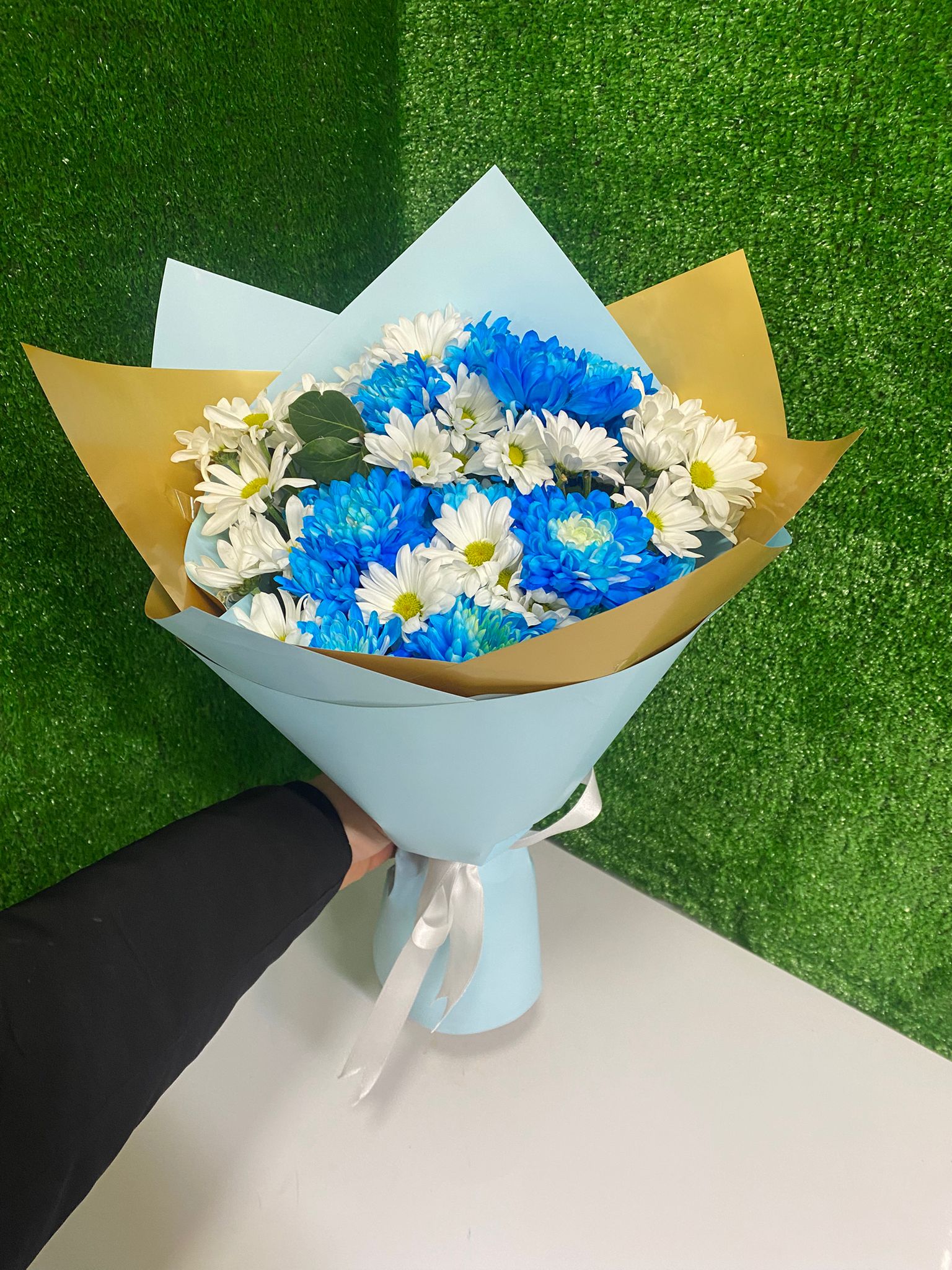 Mavi Düşler Krizantem & Papatya Buketi